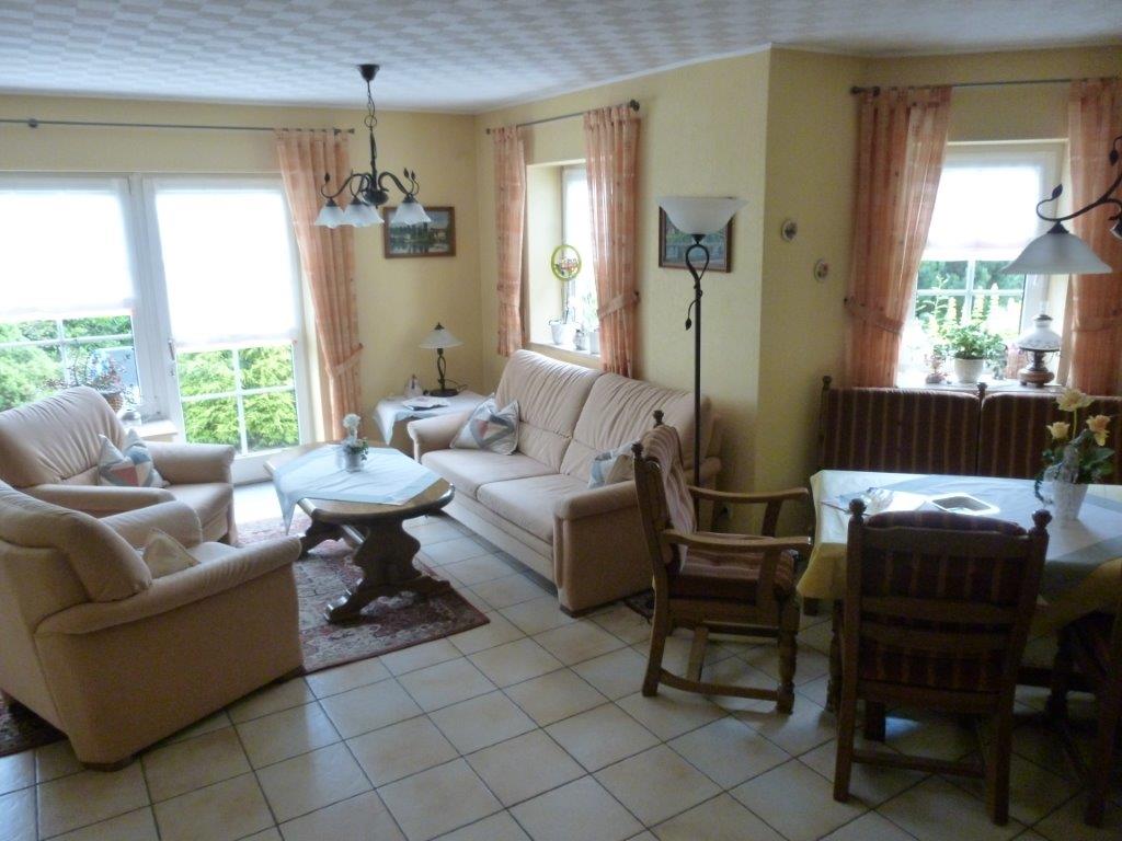 Woonhuis met grote tuin en 2 appartementen in Bruchhausen  5