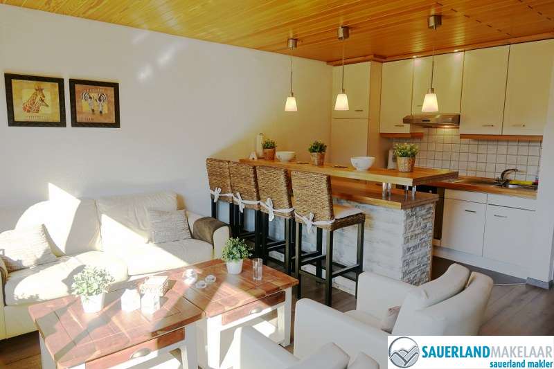 VERKOCHT gelegen en volledig gerenoveerd, 3 kamerappartement 5