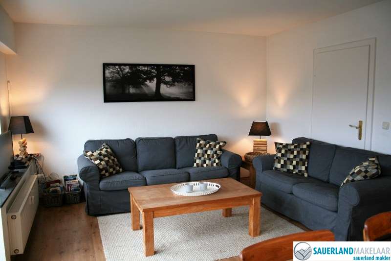 VERKOCHT Ruim 4 kamerappartement met prachtig uitzicht in Schwalefeld 5