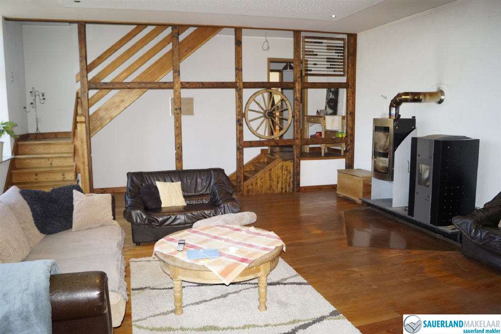 VERKOCHT Prachtig gelegen woonhuis met appartement en grote tuin 5