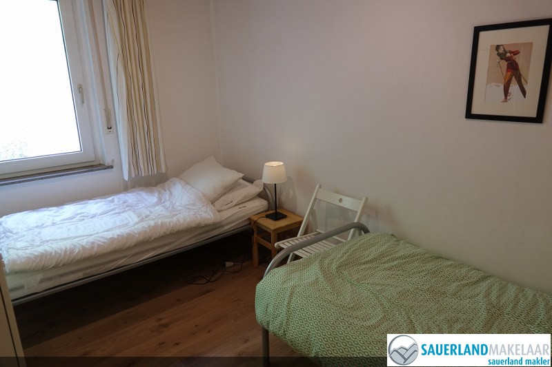 OPTIE Gemoderniseerd en ruim familiehuis in Brilonwald 6