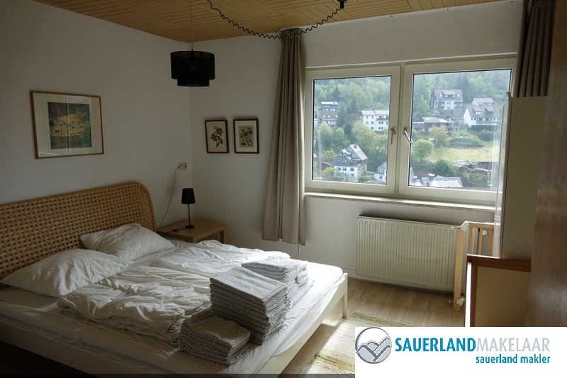 Ruim, vrijstaand familiehuis in Schwalefeld gelegen. 6