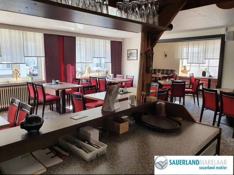 Centraal in Willingen gelegen pension met eigenarenwoning 6