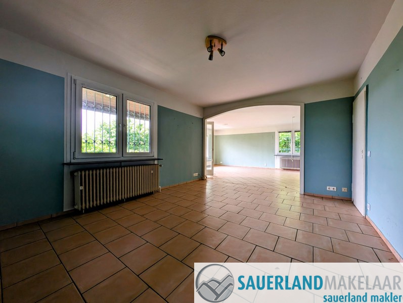 Eensgezinswoning op 907 m² bouwgrond – veel potentieel op slecht 6