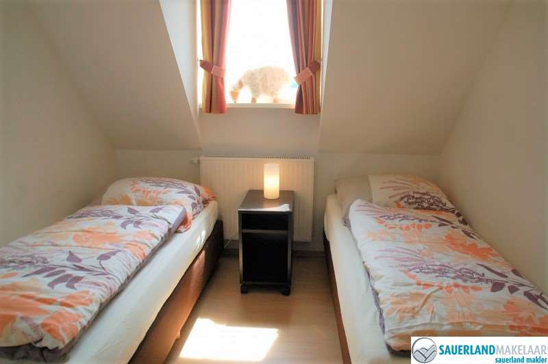 VERKOCHT Modern, ruim en nabij piste gelegen woning in Neuastenberg 6