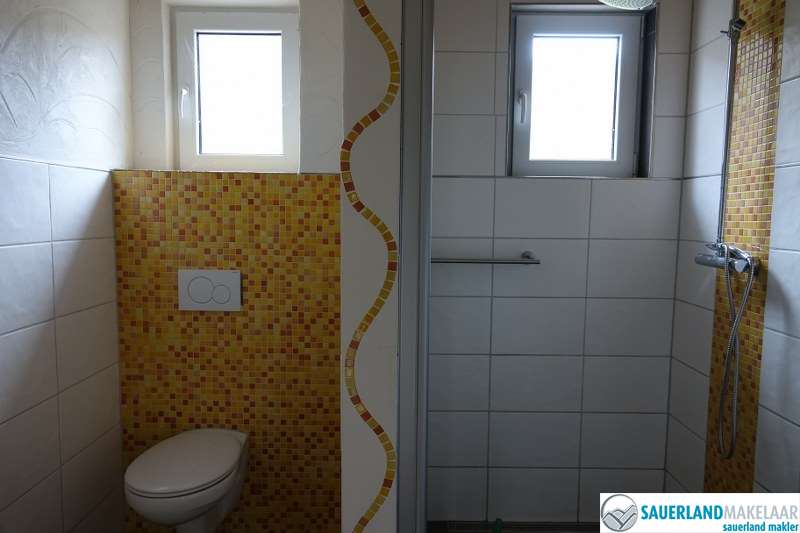VERKOCHT Centraal in Willingen gelegen, vrijstaand familiehuis  7