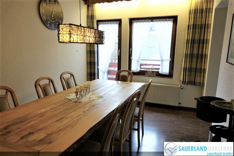 VERKOCHT Ruim 5 kamerappartement Schwalefeld 7