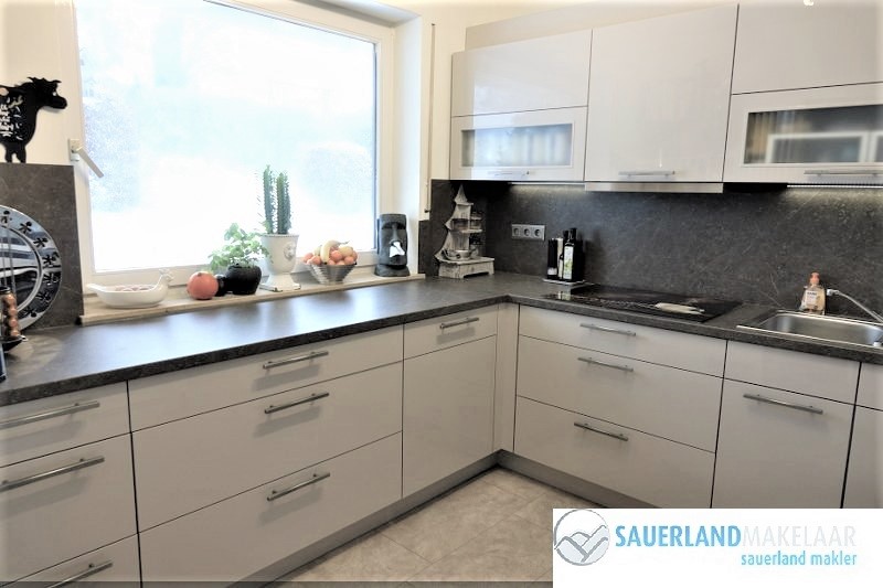 Verkocht -Volledig gemoderniseerd huis met appartement in Bömighausen 7