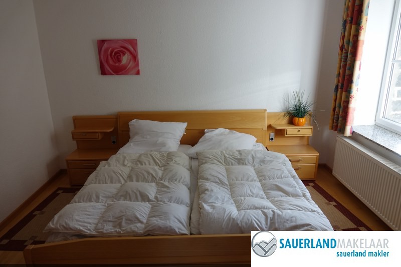 Centraal gelegen appartementenhuis met grote tuin 7