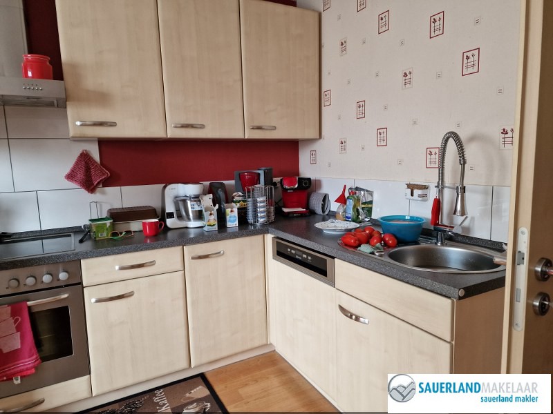 Groot woonhuis, verdeeld over 4 woningen in Stormbruch 7