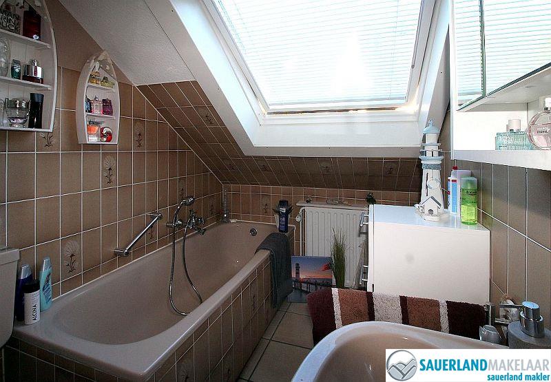 Ruim huis aan zuidelijke helling in Silbach 7