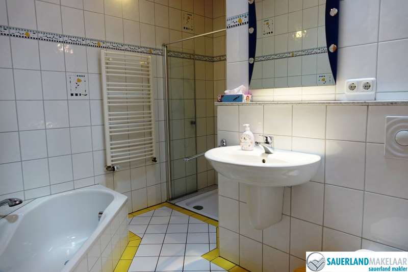 VERKOCHT Rustig gelegen woonhuis met uitzicht, nabij Willingen 7
