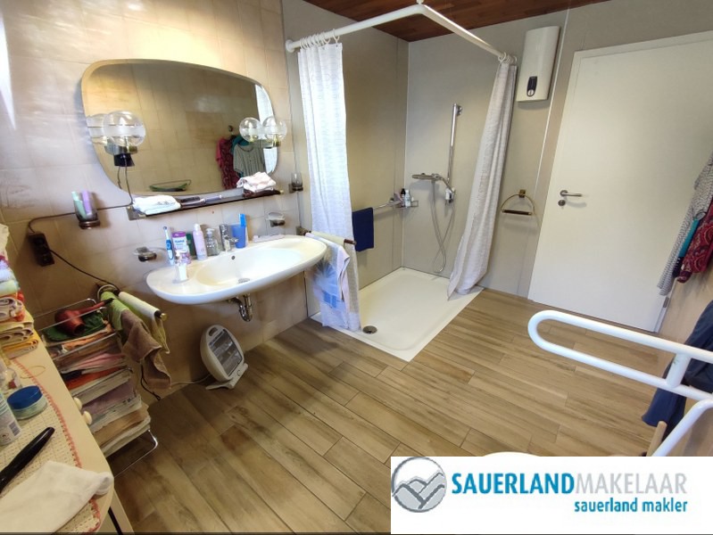 Vrijstaand huis met 2de huis en garage in Gleidorf 8