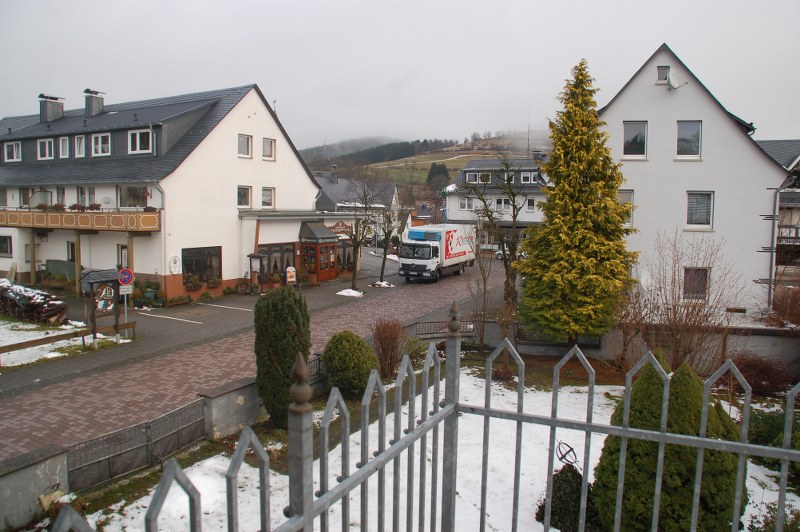 Ruim pand met historie en 3 appartementen in Usseln 8
