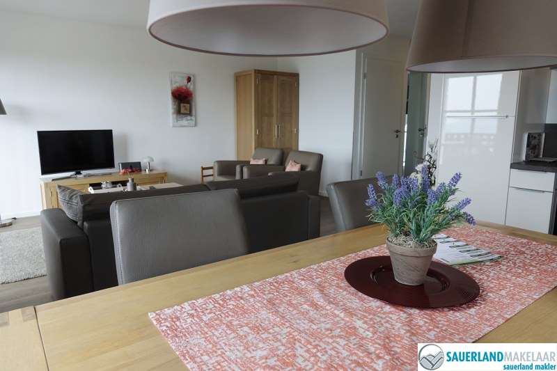 VERKOCHT Prachtig gelegen, rendementsobject in Neuastenberg 8