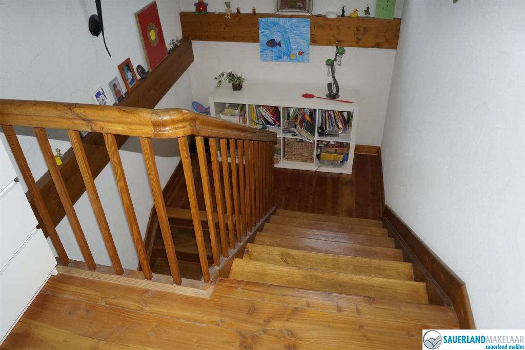 VERKOCHT Prachtig gelegen woonhuis met appartement en grote tuin 8