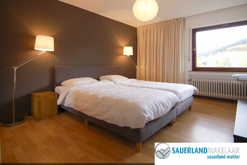 Ruim en prachtig gelegen woonhuis in Silbach met mooi uitzicht 9