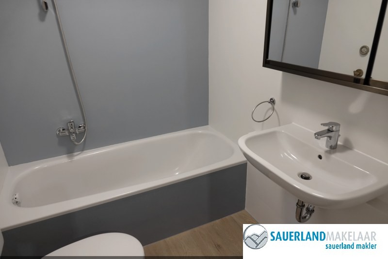 Gerenoveerd 3 kamerappartement met panorama uitzicht 9