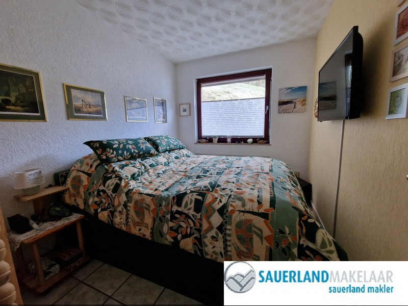 Panorama uitzicht en ruim 4 kamerappartement Schwalefeld 9