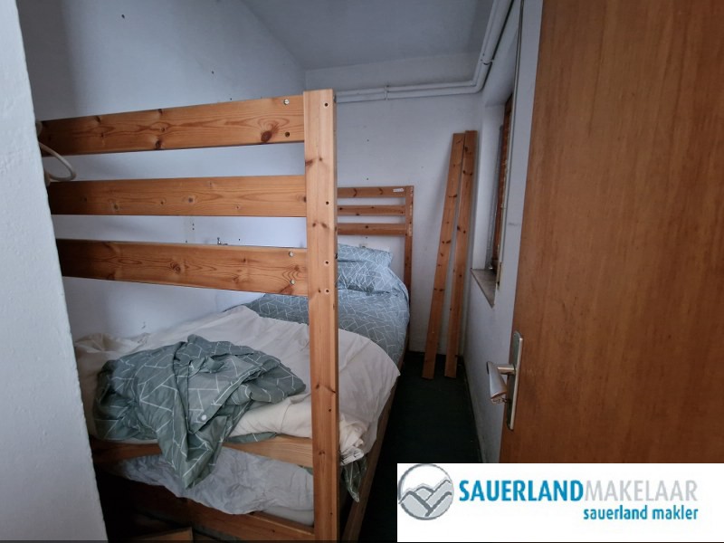 Centraal gelegen 2 onder 1 kap woning in Brilon Wald 9