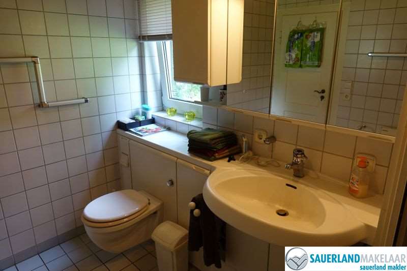 VERKOCHT Vrijstaand jachthuis met groot grondstuk 9