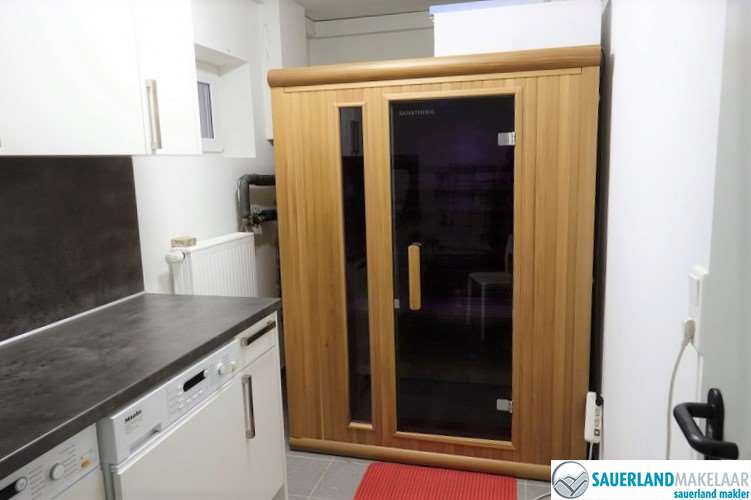 VERKOCHT Modern, ruim en nabij piste gelegen woning in Neuastenberg 9