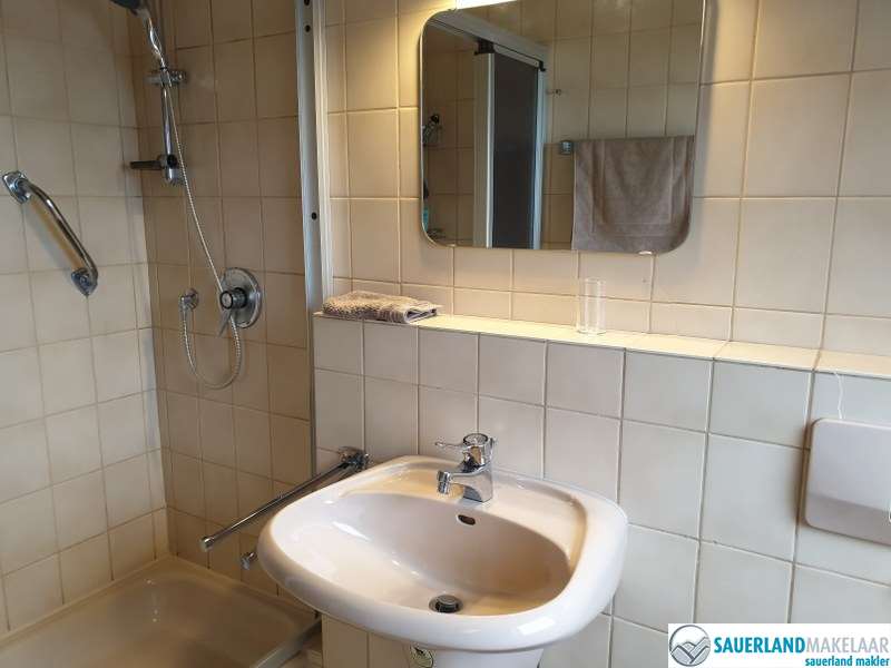 VERKOCHT Prachtig gelegen 3 kamerappartement in Schwalefeld 10