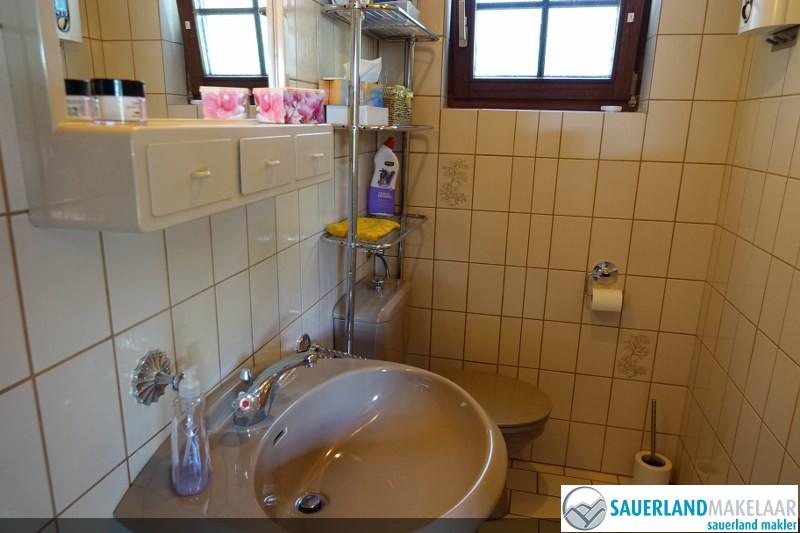 VERKOCHT Mooi huis met prachtig uitzicht in Rengershausen 10