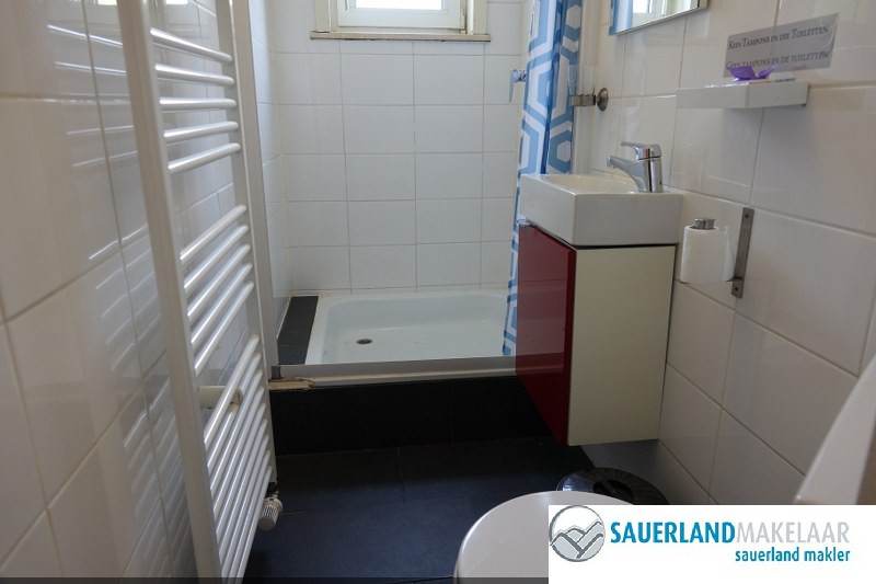 Ruim, vrijstaand familiehuis in Schwalefeld gelegen. 10