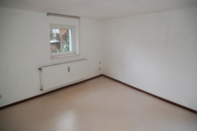 Ruim pand met historie en 3 appartementen in Usseln 10