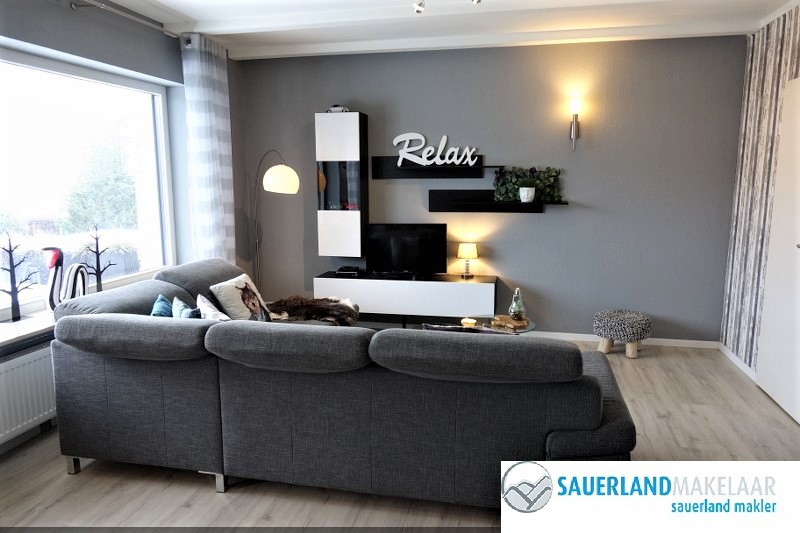 Verkocht -Volledig gemoderniseerd huis met appartement in Bömighausen 11