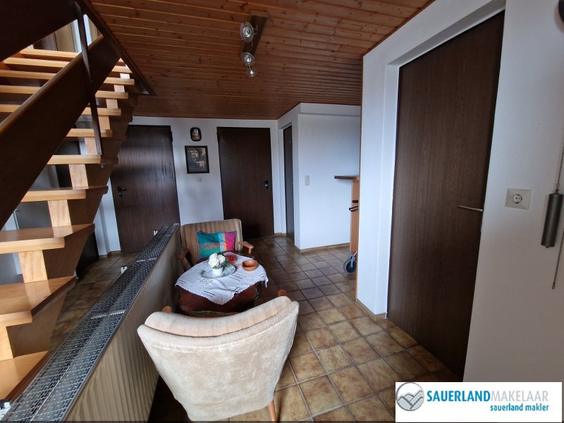 Midden in Usseln gelegen, vrijstaand huis met bijgebouw 11