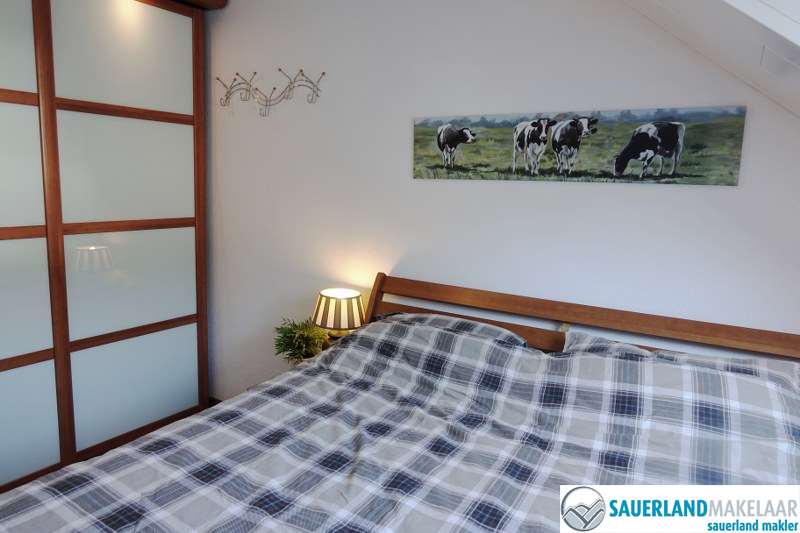 VERKOCHT gelegen en volledig gerenoveerd, 3 kamerappartement 11