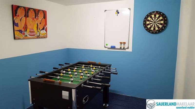 VERKOCHT Ruim 4 kamerappartement met prachtig uitzicht in Schwalefeld 11