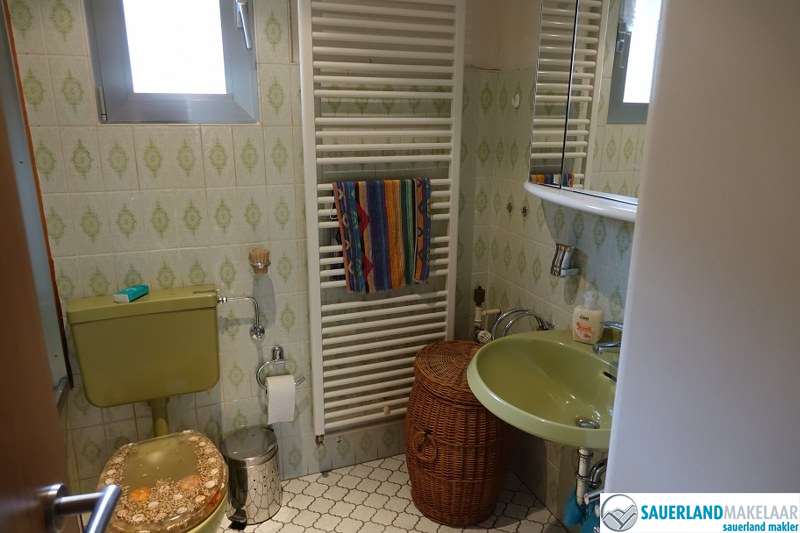 VERKOCHT Centraal in Willingen gelegen, vrijstaand familiehuis  12