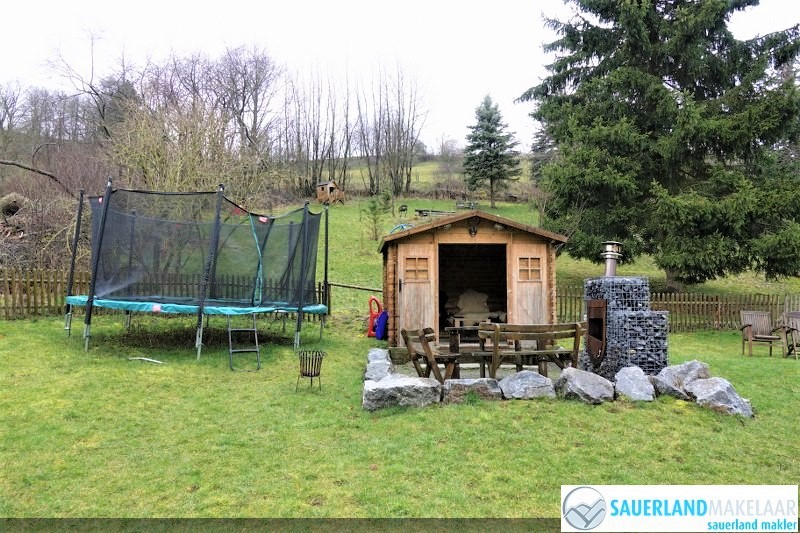 VERKOCHT-Leuk 3 kamerappartement Schwalefeld 12
