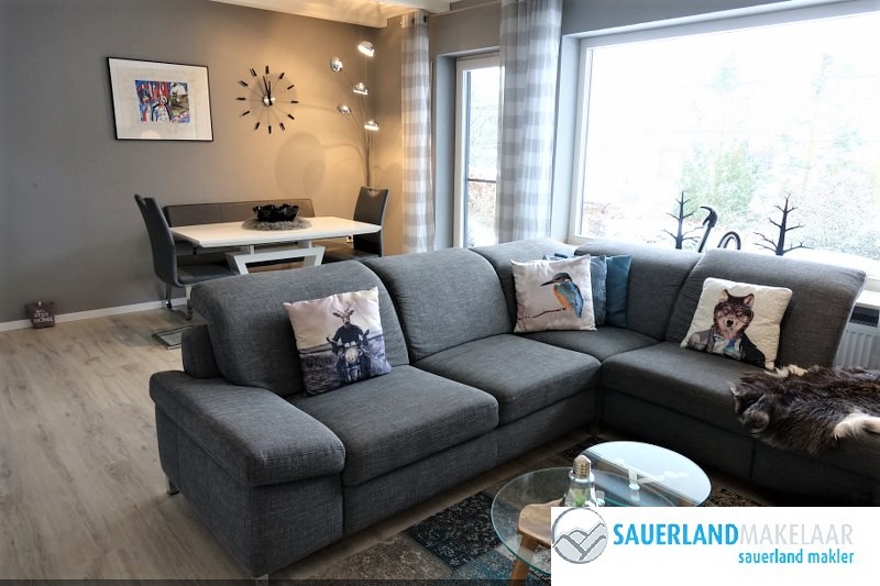 Verkocht -Volledig gemoderniseerd huis met appartement in Bömighausen 12