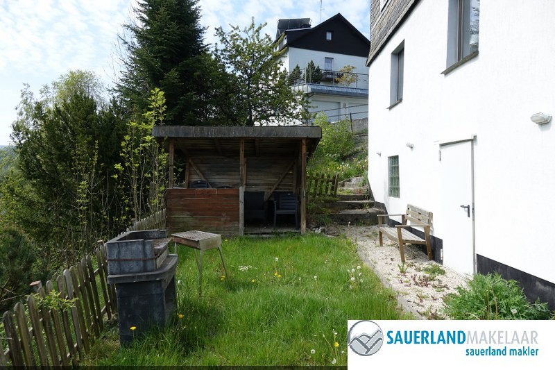 Ruim, vrijstaand familiehuis in Schwalefeld gelegen. 12