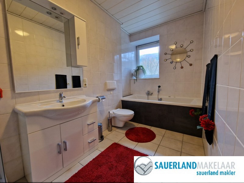 Ruim 4 kamerappartement met groot terras in Düdinghausen 12