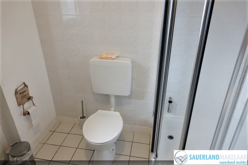 VERKOCHT Ruim 5 kamerappartement Schwalefeld 13