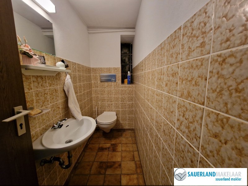 Midden in Usseln gelegen, vrijstaand huis met bijgebouw 13