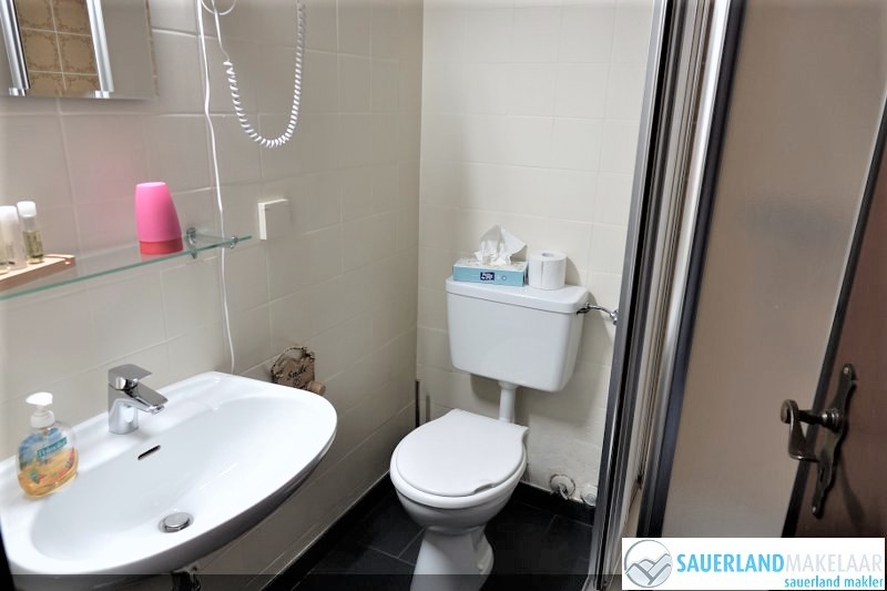 VERKOCHT Ruim 5 kamerappartement Schwalefeld 14
