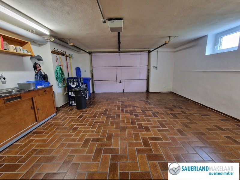 Midden in Usseln gelegen, vrijstaand huis met bijgebouw 14