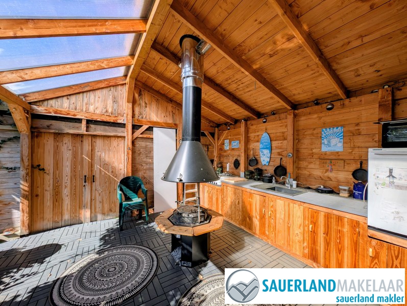 Unieke ligging direct naast het Diemelsee 13