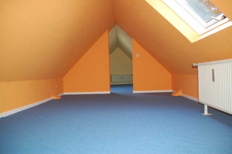 Ruim pand met historie en 3 appartementen in Usseln 14
