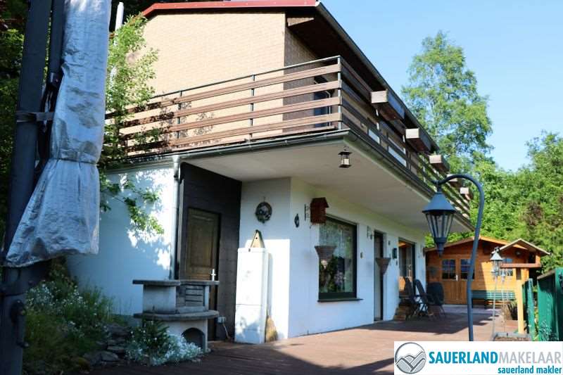 VERKOCHT vakantiehuis met een prachtig uitzicht bij de Diemelsee 14