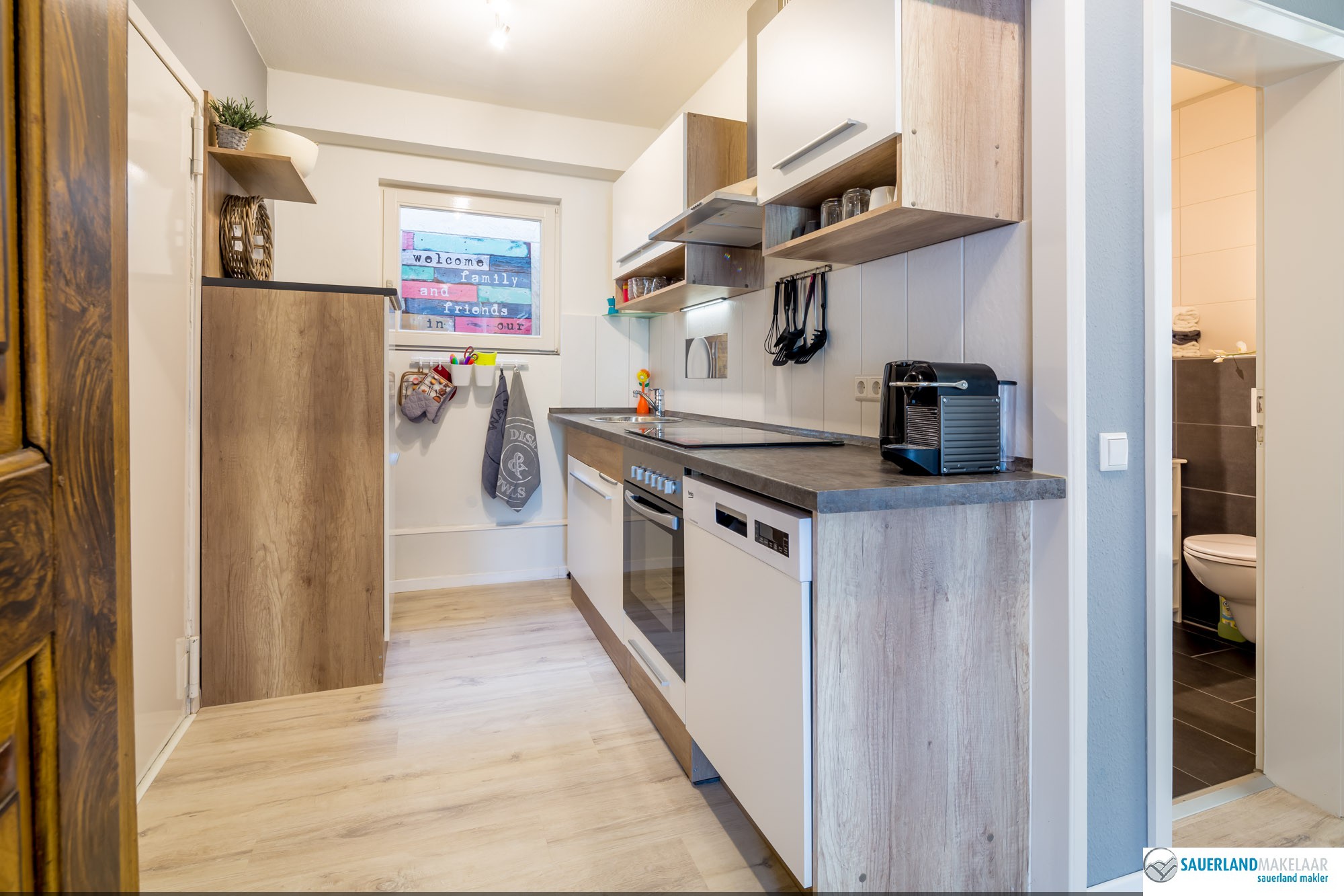 Verkocht -Volledig gemoderniseerd huis met appartement in Bömighausen 16