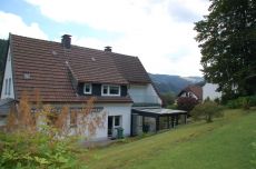 Mooi gelegen woonhuis met panorama uitzicht over Brilon-Wald. 1