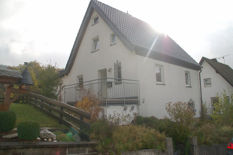Vrijstaand huis met tuin en uitzicht in Elleringhausen 1